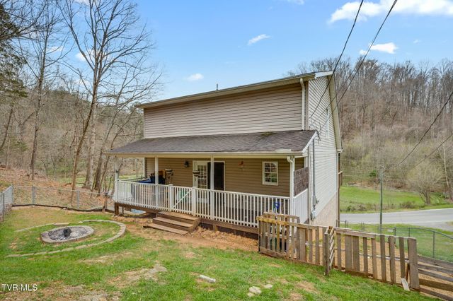 1214 Independence Avenue, Mount Carmel, TN 37645