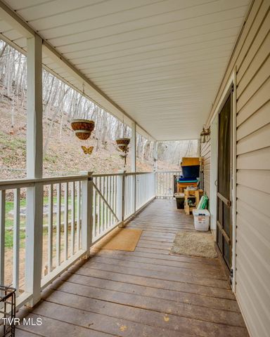 1214 Independence Avenue, Mount Carmel, TN 37645