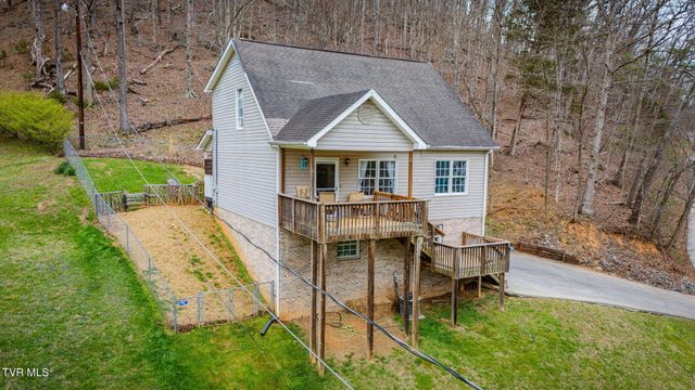 1214 Independence Avenue, Mount Carmel, TN 37645