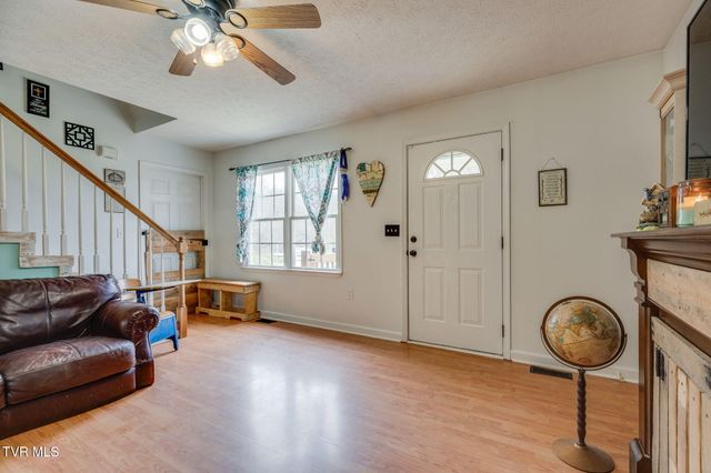 1214 Independence Avenue, Mount Carmel, TN 37645