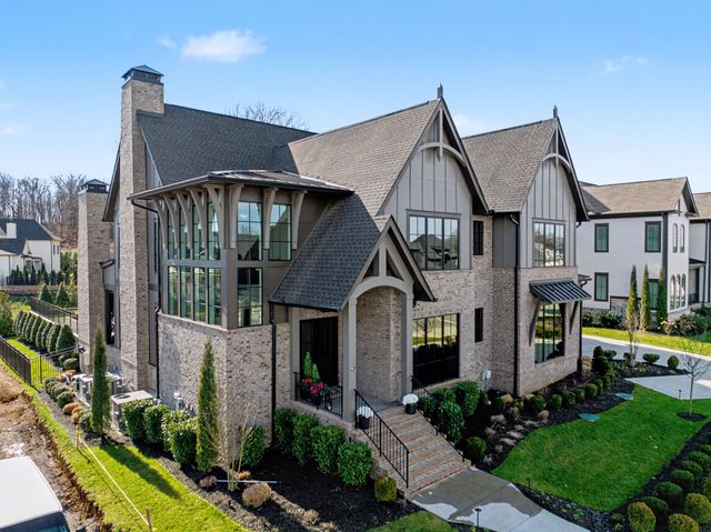 8064 Heirloom Blvd, College Grove, TN 37046