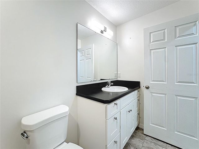 1006 DORA AVENUE, Tavares, FL 32778