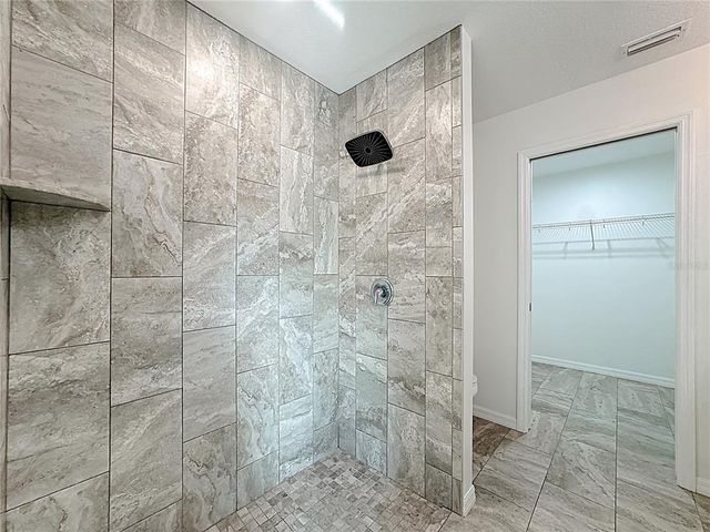 1006 DORA AVENUE, Tavares, FL 32778