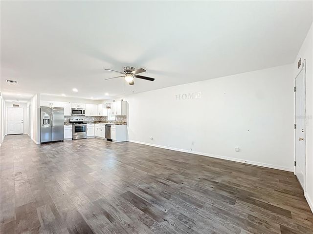 1006 DORA AVENUE, Tavares, FL 32778