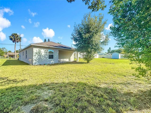 1006 DORA AVENUE, Tavares, FL 32778