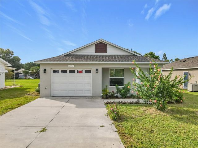 1006 DORA AVENUE, Tavares, FL 32778