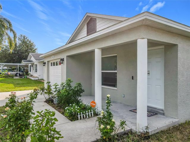 1006 DORA AVENUE, Tavares, FL 32778