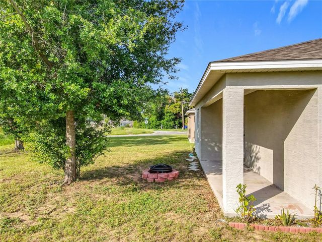1006 DORA AVENUE, Tavares, FL 32778