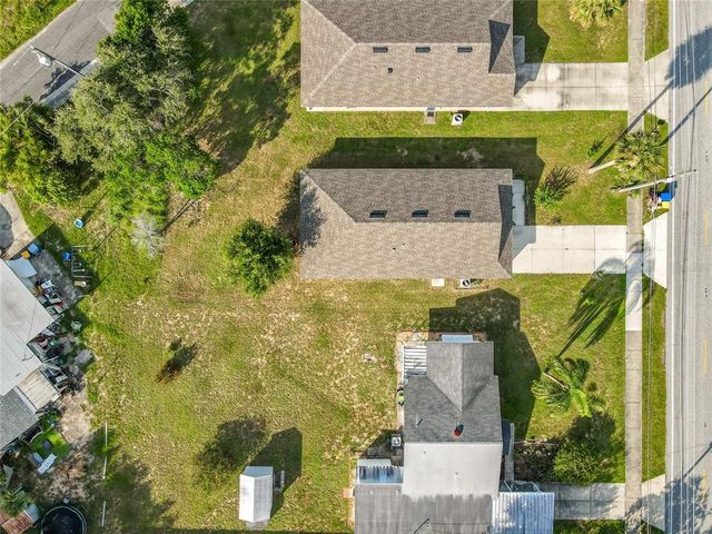 1006 DORA AVENUE, Tavares, FL 32778