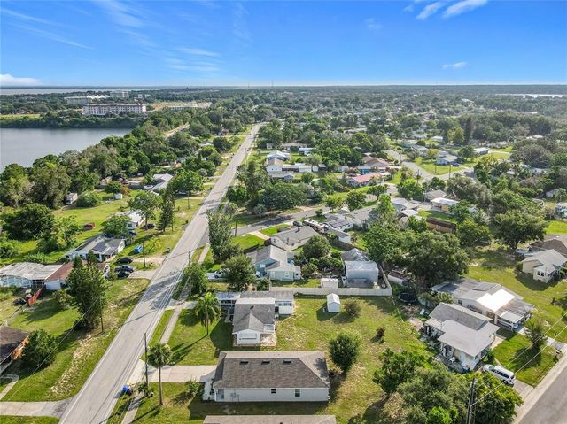 1006 DORA AVENUE, Tavares, FL 32778