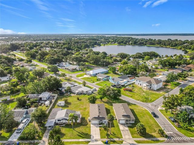 1006 DORA AVENUE, Tavares, FL 32778