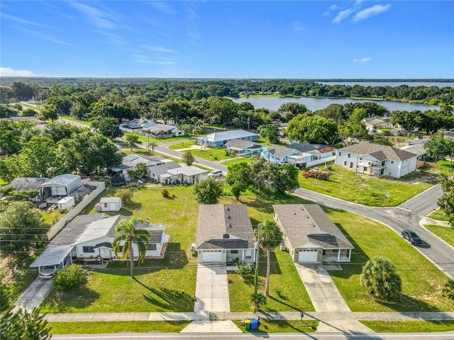 1006 DORA AVENUE, Tavares, FL 32778