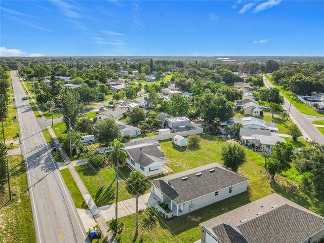 1006 DORA AVENUE, Tavares, FL 32778