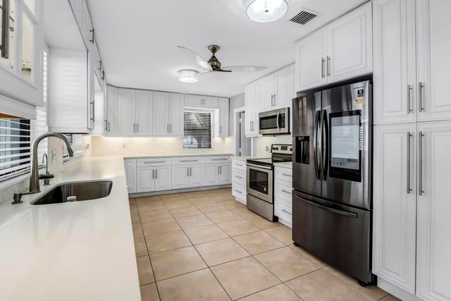 18201 SW 70th Place, Southwest Ranches, FL 33331