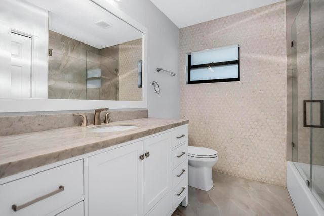 18201 SW 70th Place, Southwest Ranches, FL 33331