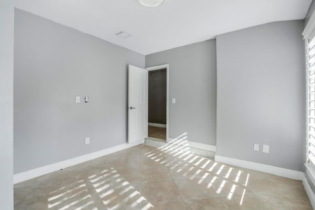 18201 SW 70th Place, Southwest Ranches, FL 33331