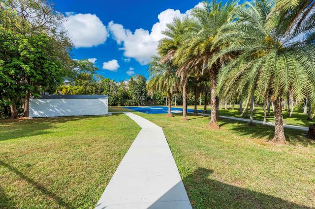 18201 SW 70th Place, Southwest Ranches, FL 33331