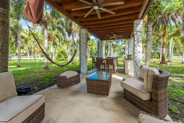 18201 SW 70th Place, Southwest Ranches, FL 33331