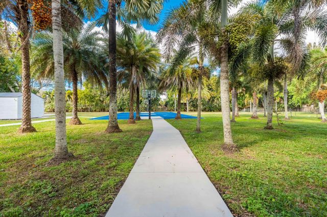 18201 SW 70th Place, Southwest Ranches, FL 33331