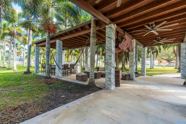 18201 SW 70th Place, Southwest Ranches, FL 33331