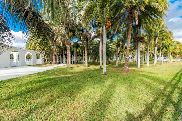 18201 SW 70th Place, Southwest Ranches, FL 33331