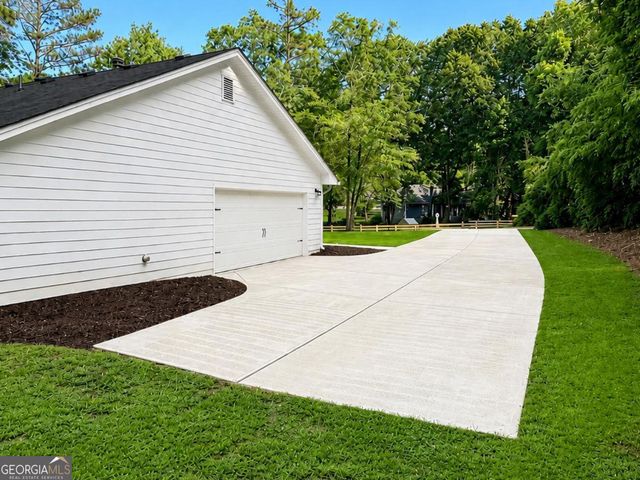 239 First Street, Statham, GA 30666