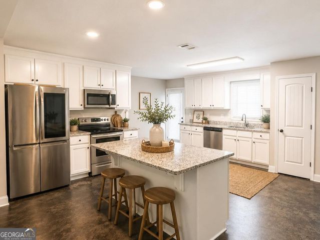 239 First Street, Statham, GA 30666