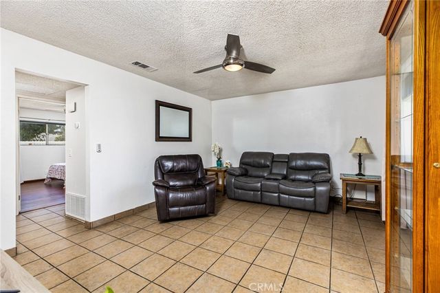 2236 San Padre, Hemet, CA 92545