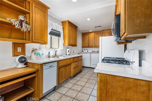 2236 San Padre, Hemet, CA 92545