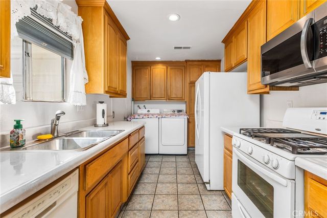 2236 San Padre, Hemet, CA 92545