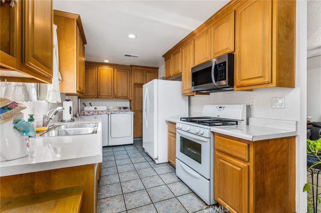 2236 San Padre, Hemet, CA 92545
