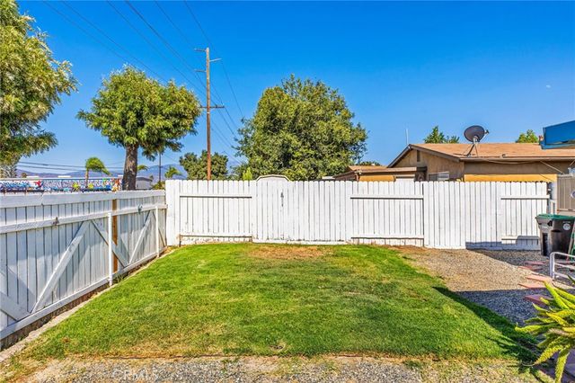 2236 San Padre, Hemet, CA 92545