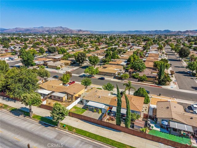 2236 San Padre, Hemet, CA 92545