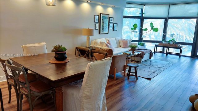 3375 N Country Club Dr 207, Aventura, FL 33180