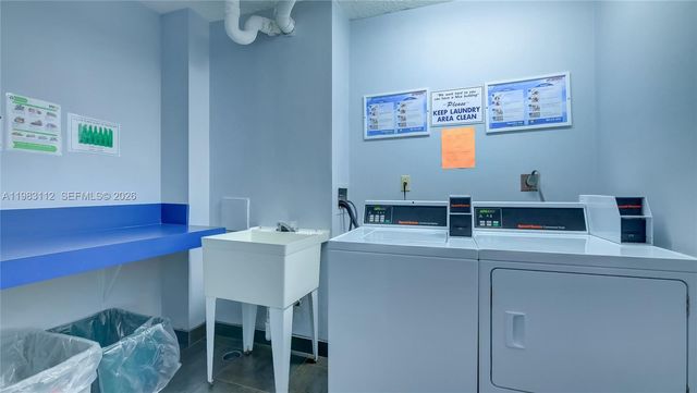 3375 N Country Club Dr 207, Aventura, FL 33180