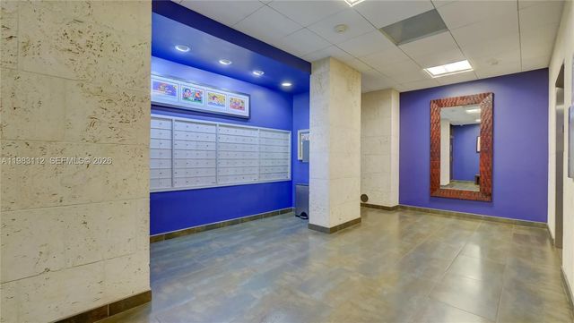 3375 N Country Club Dr 207, Aventura, FL 33180