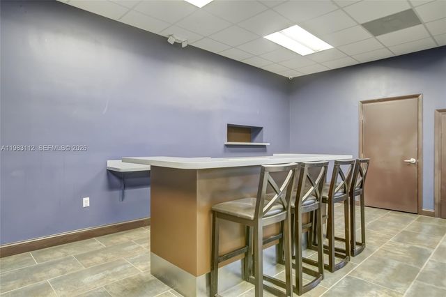 3375 N Country Club Dr 207, Aventura, FL 33180