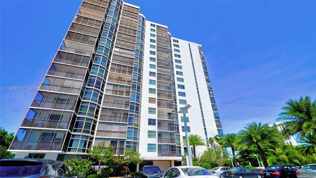 3375 N Country Club Dr 207, Aventura, FL 33180