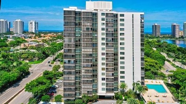 3375 N Country Club Dr 207, Aventura, FL 33180