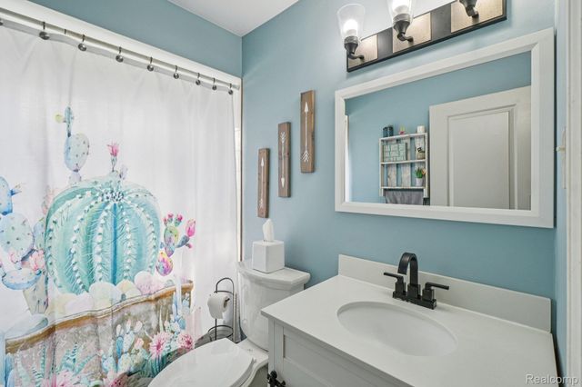 630 Peacock Avenue, Pontiac, MI 48340