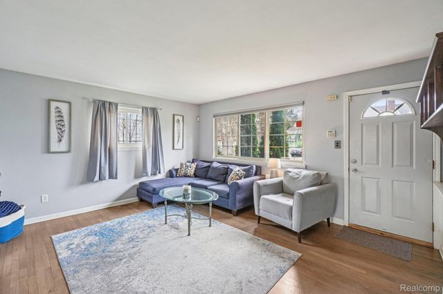 630 Peacock Avenue, Pontiac, MI 48340