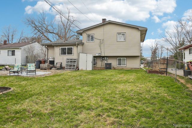 630 Peacock Avenue, Pontiac, MI 48340