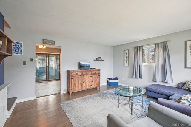 630 Peacock Avenue, Pontiac, MI 48340