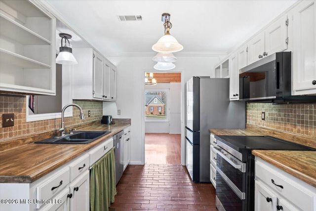 8937 Robertson Lane, Olive Branch, MS 38654