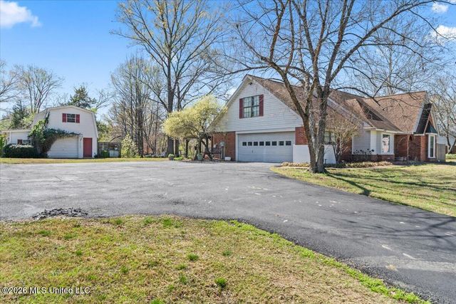 8937 Robertson Lane, Olive Branch, MS 38654