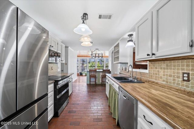 8937 Robertson Lane, Olive Branch, MS 38654