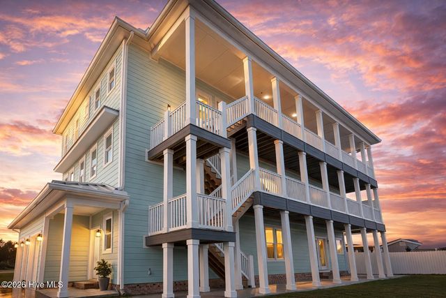 104 E Seaview Drive, Emerald Isle, NC 28594