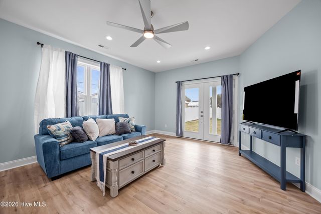 104 E Seaview Drive, Emerald Isle, NC 28594