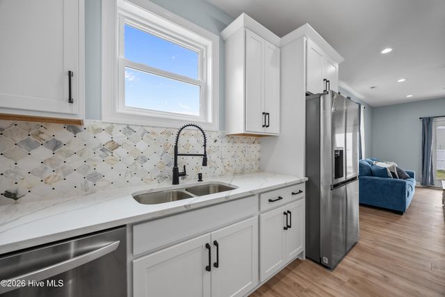 104 E Seaview Drive, Emerald Isle, NC 28594