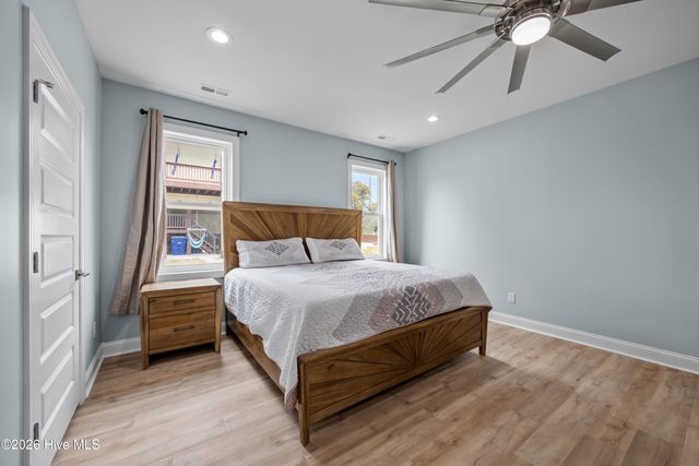 104 E Seaview Drive, Emerald Isle, NC 28594